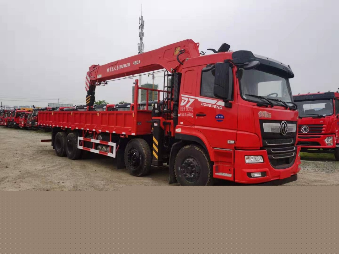 東風暢行D7前四后八宏昌天馬18噸六節(jié)臂吊機隨車吊