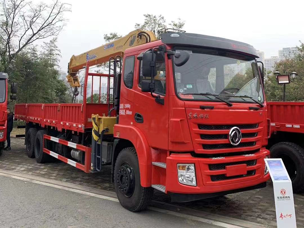 國(guó)六東風(fēng)錦程V6后八輪徐工12噸四節(jié)M系直臂吊機(jī)隨車(chē)吊