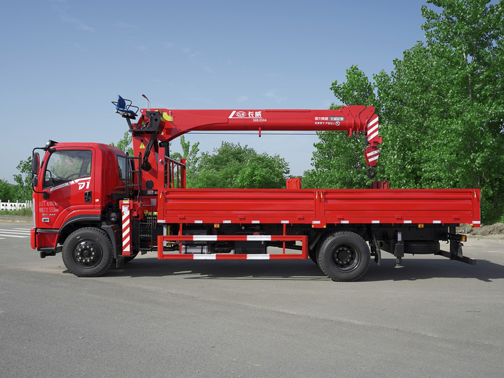 國六東風(fēng)暢行D1長(zhǎng)威8噸四節(jié)直臂吊機(jī)隨車吊