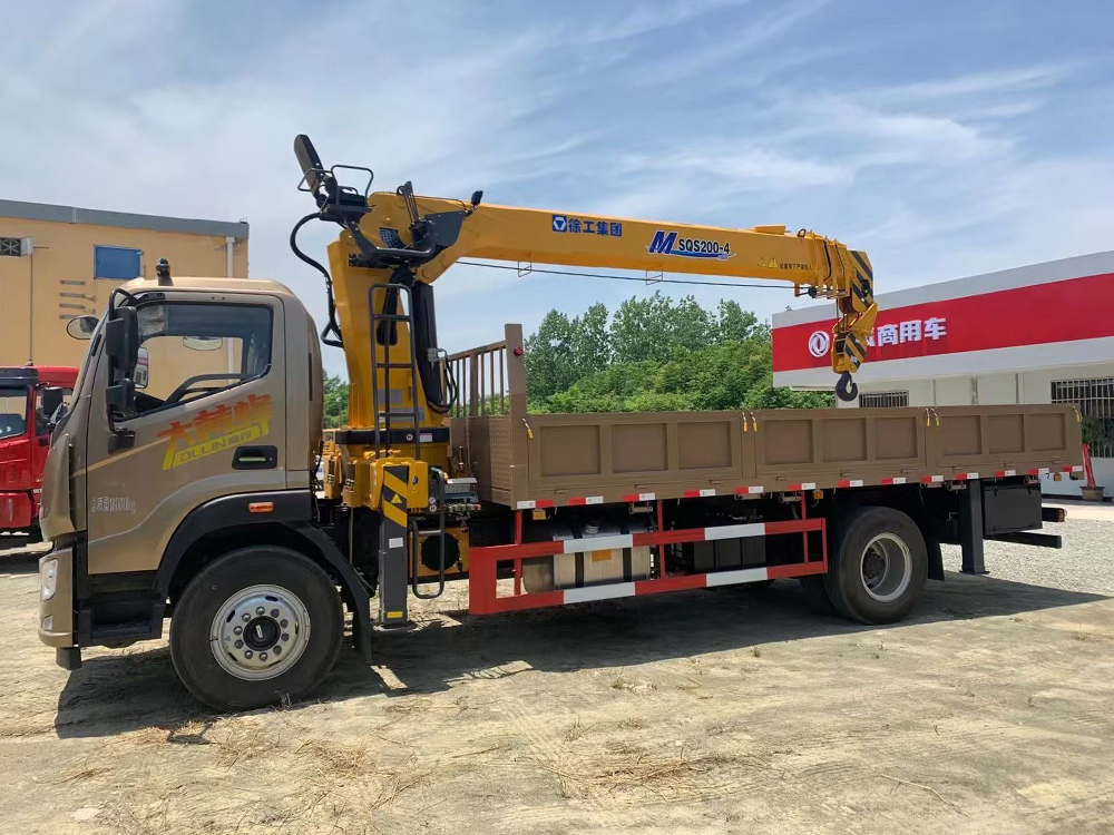 國六福田奧鈴單橋徐工8噸四節(jié)直臂吊機(jī)隨車吊