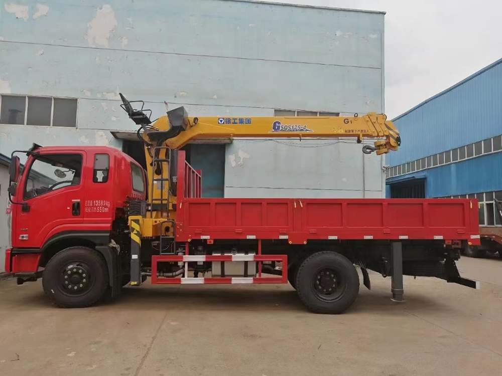 國六東風暢行D1徐工7噸四節(jié)直臂吊機隨車吊